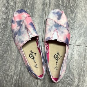 Brand new never worn tie dye slip on